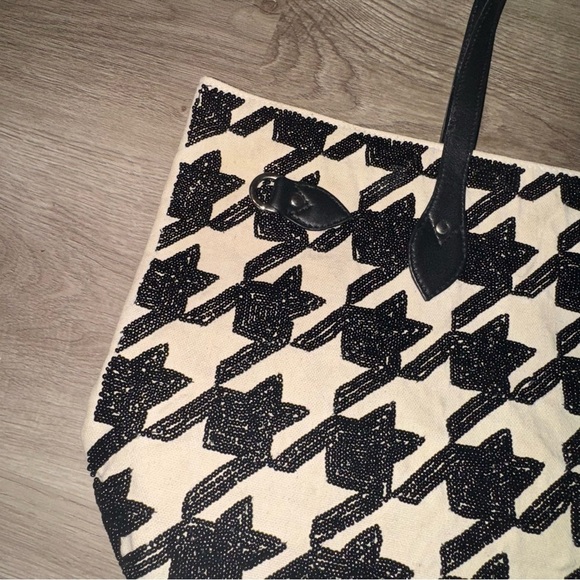 Women's Tiana New York Elegant Beaded Houndstooth Black Tote Bag - Picture 5 of 10